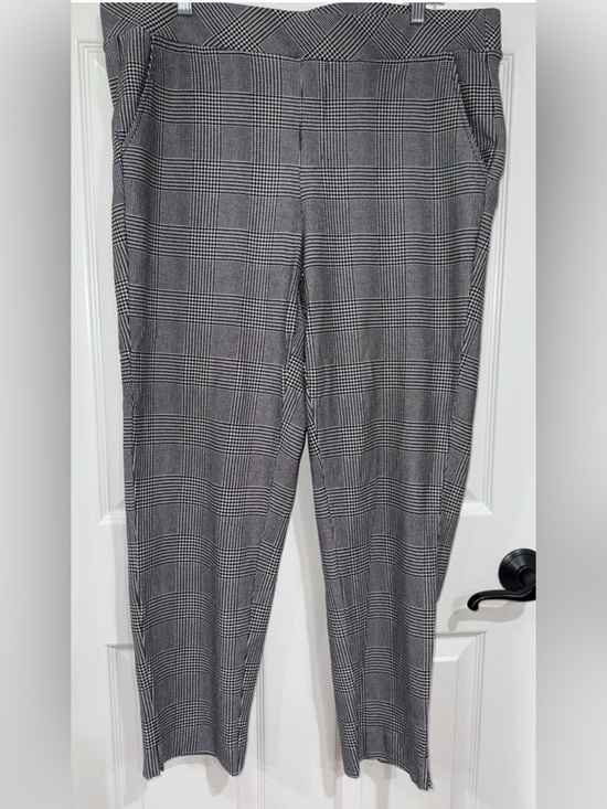 torrid Pants - Torrid Women's Sz 2R Pull On Flat Front Career Pant Black / White Houndstooth
